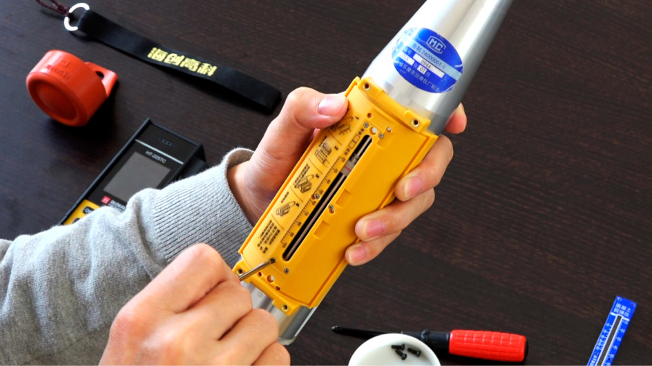 HT-225T一体式数显回弹仪安装方法